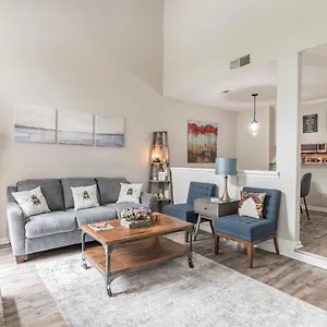 Modern Cozy Townhome Apartment