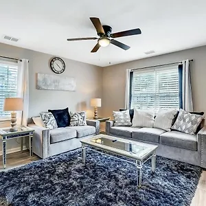 Cozy, 1-level - 5 Miles To Uptown Clt Homestay