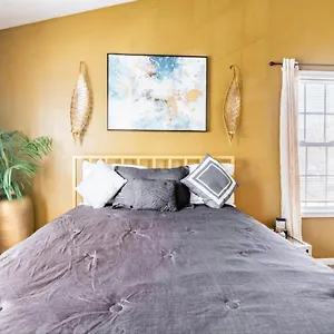 Cozy Away From Home! Apartment